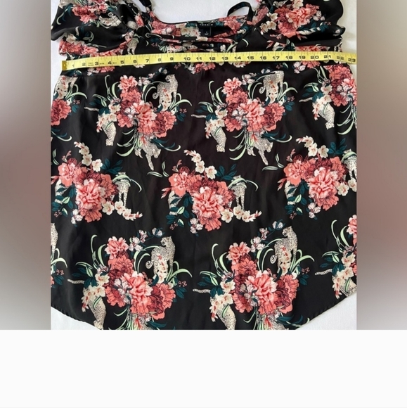 Torrid Women's floral cheetah off the shoulder top - Picture 7 of 7